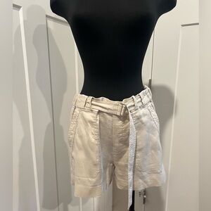 Vince linen blend short light sand Size Medium EUC